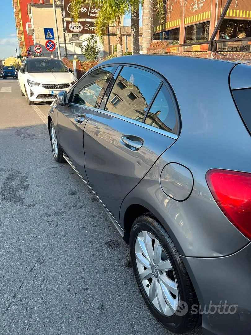 Mercedes-Benz A180 2013 photo 3