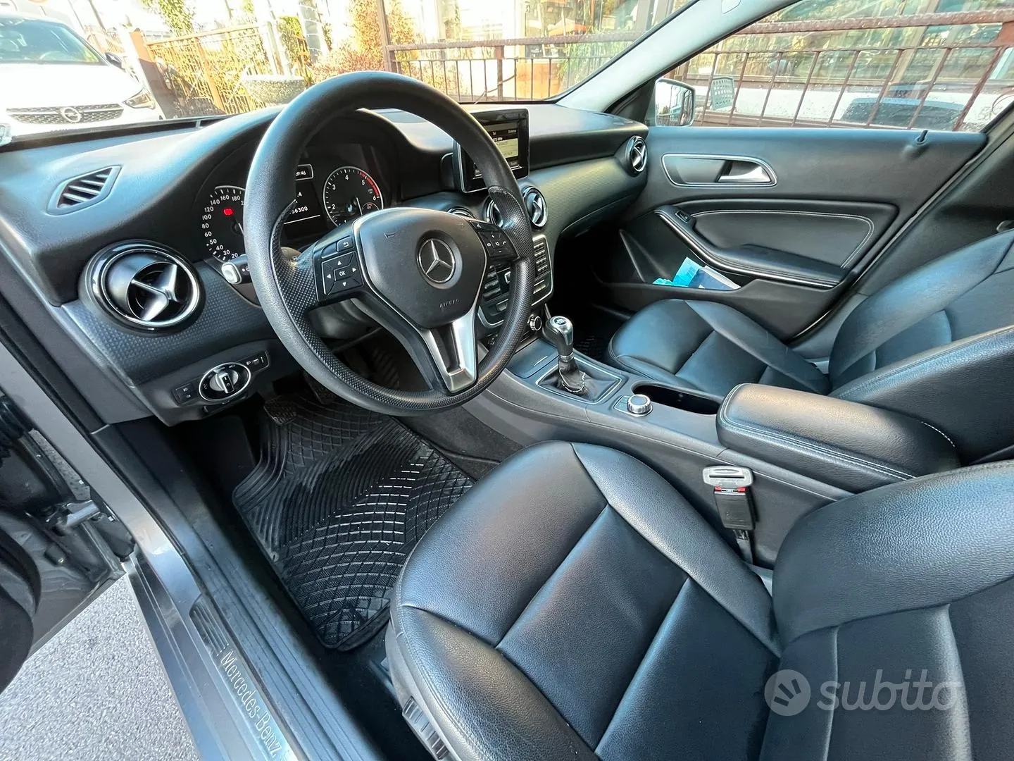Mercedes-Benz A180 2013 photo 4