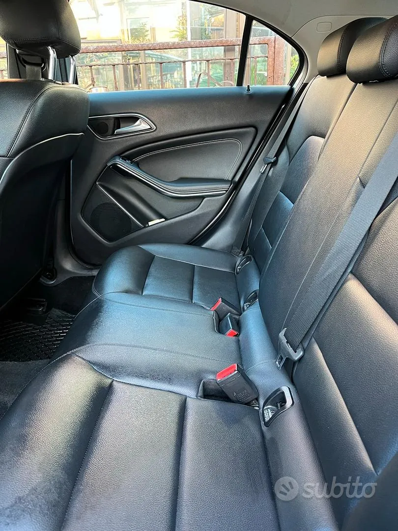 Mercedes-Benz A180 2013 photo 5