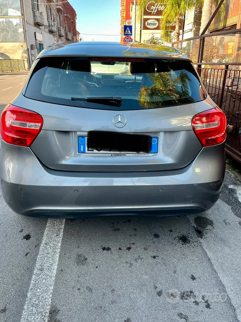 Mercedes-Benz A180 2013 photo 2