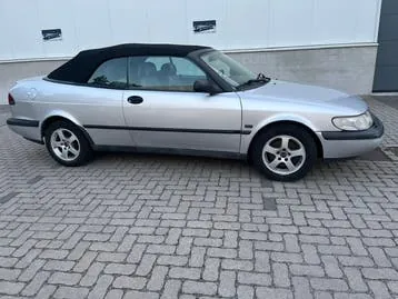 Saab 900