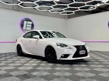 Lexus Is 300H 2014 photo 2