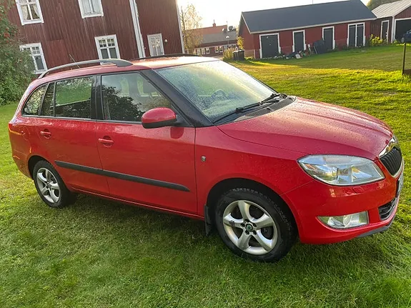 Skoda Fabia 2013 photo 5