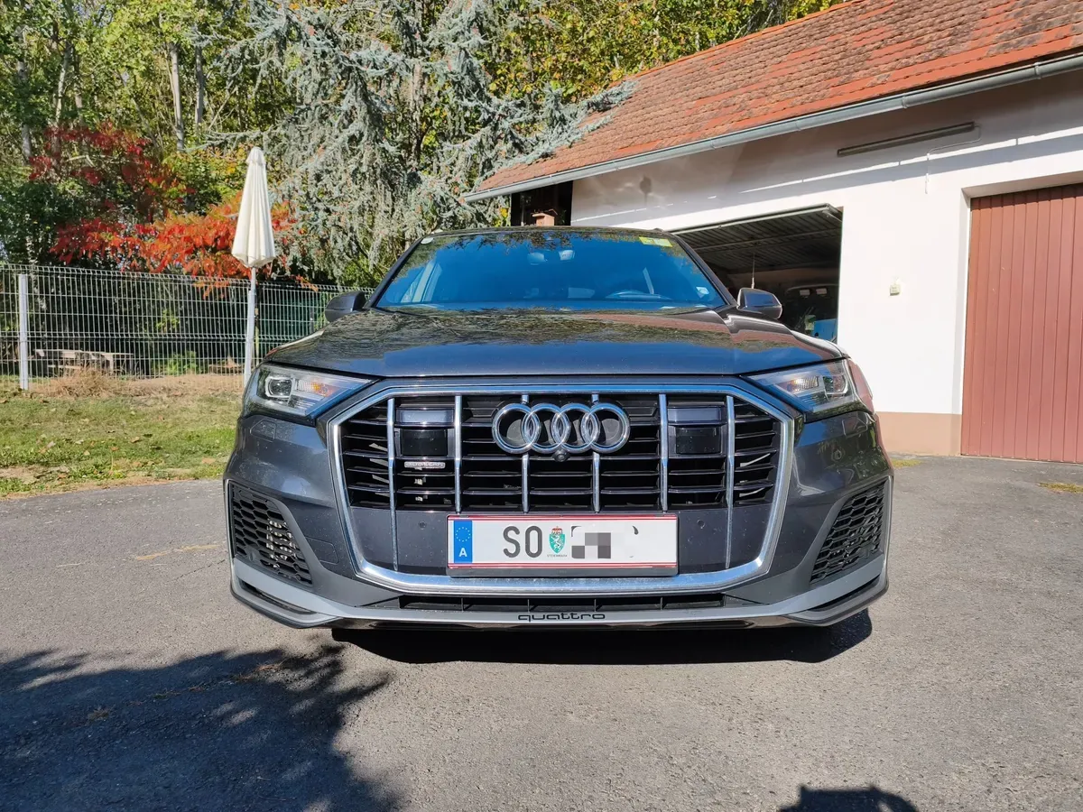 Audi Q7 2021 photo 2