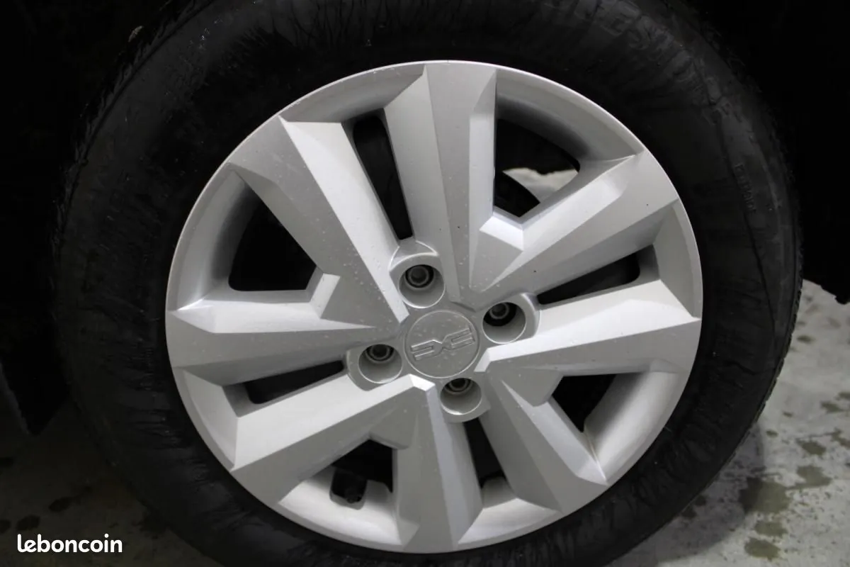 Dacia Sandero 2024 photo 3