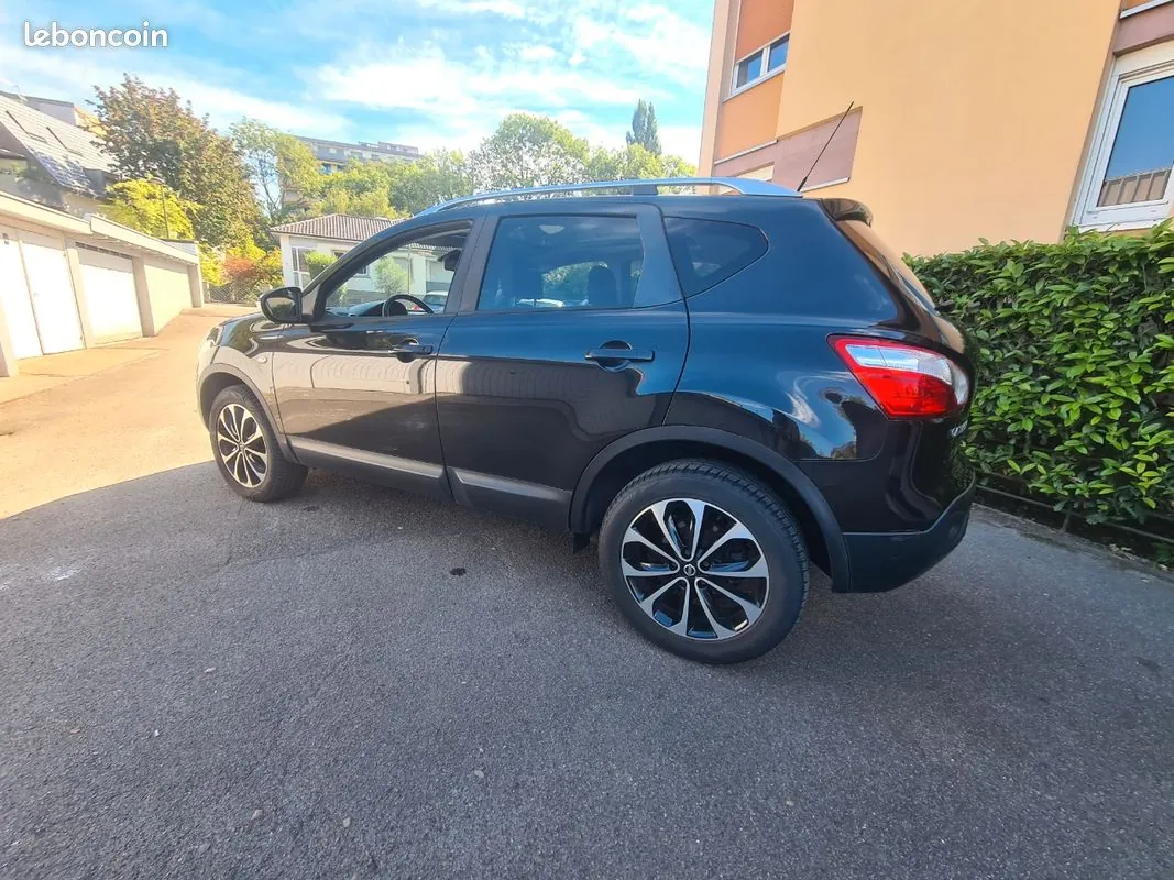 Nissan Qashqai 2012 photo 2