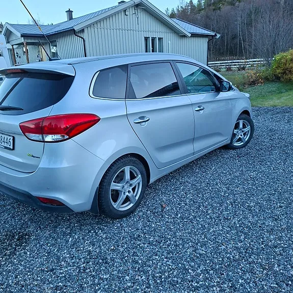 Kia Carens 2014 photo 2