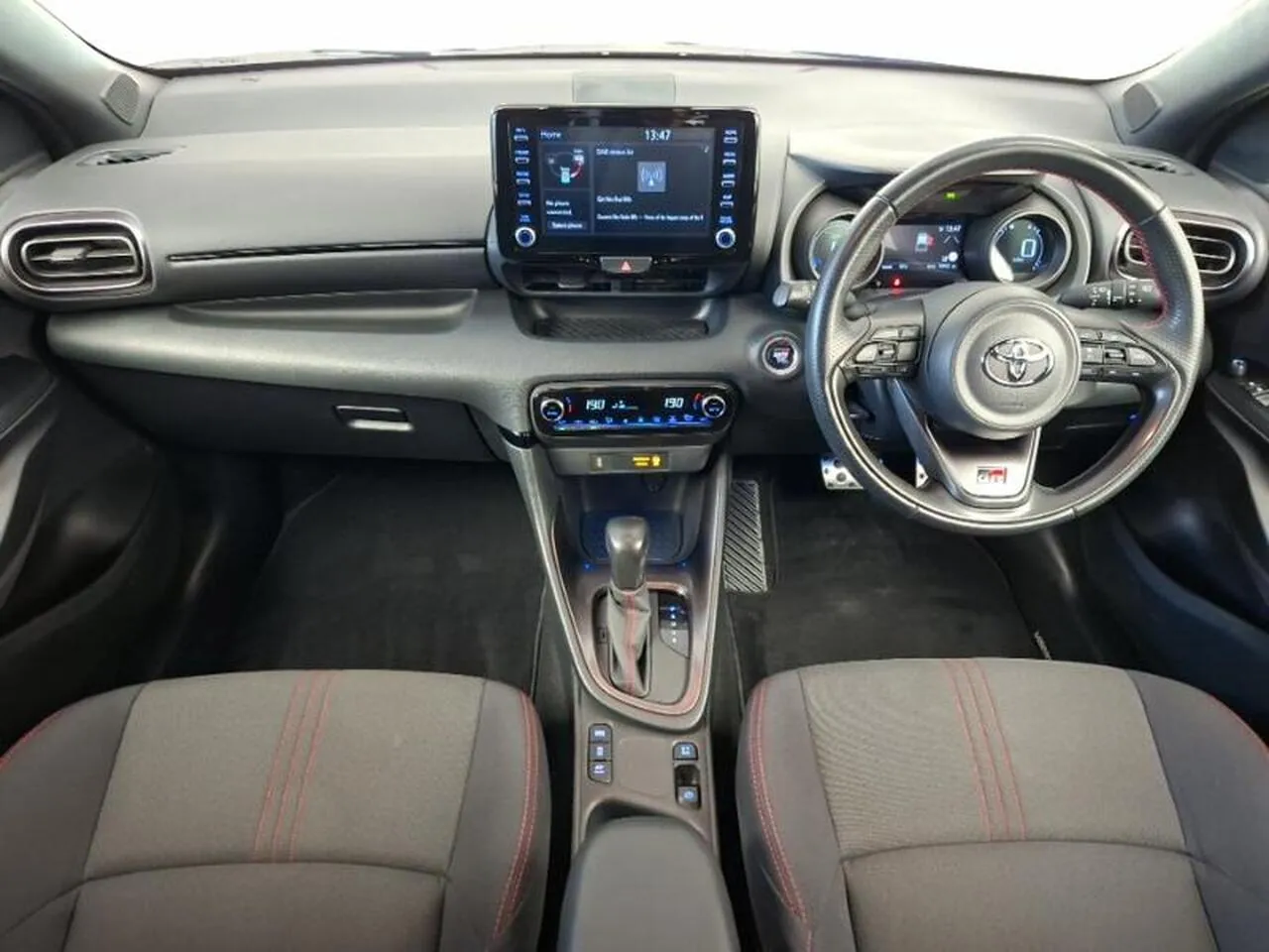 Toyota Yaris 2023 photo 3