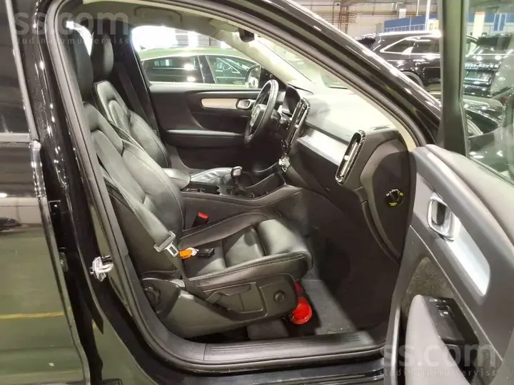 Volvo Xc40 2022 photo 3