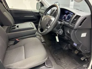 Toyota Hiace 2020 photo 5