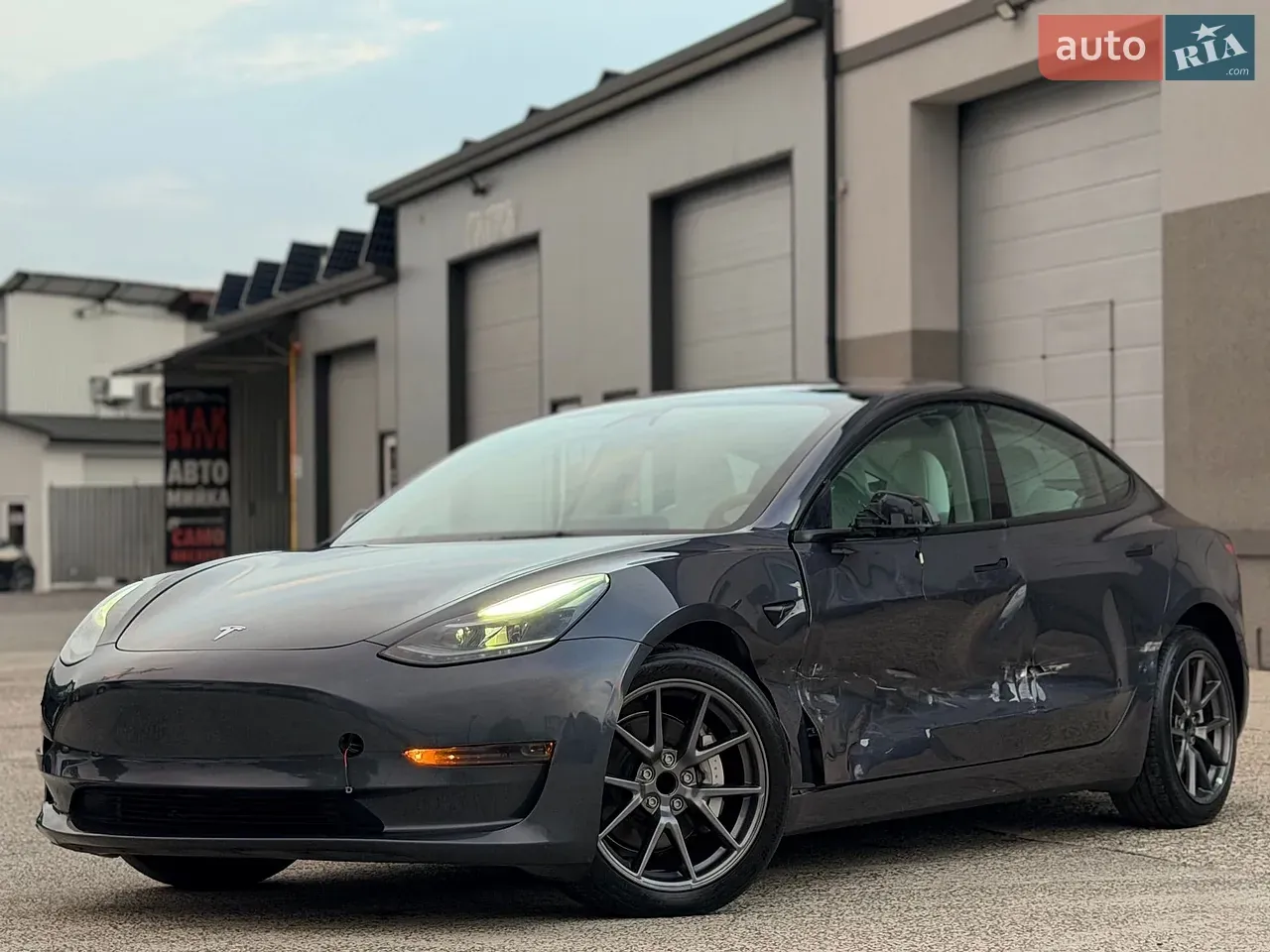 Tesla Model 3 2023 photo 4