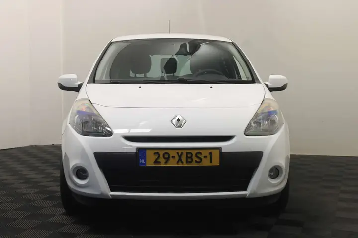 Renault Clio 2012 photo 2