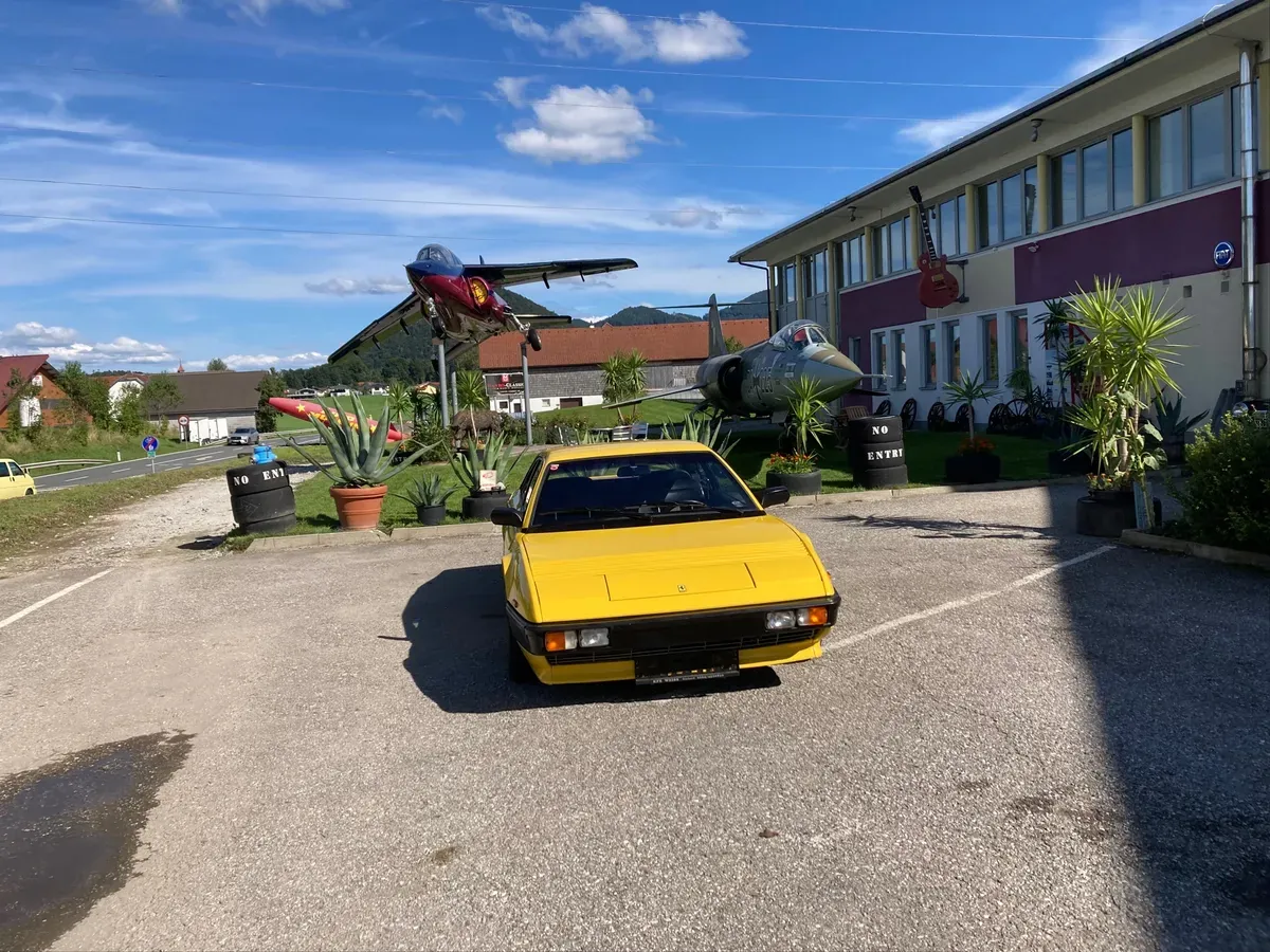 Ferrari Mondial 1984 photo 2