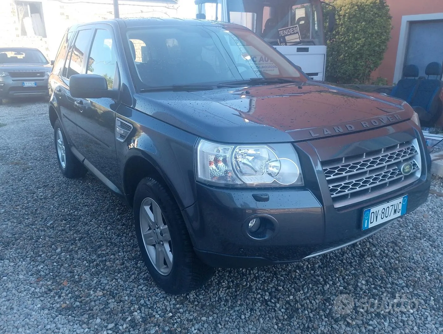 Land Rover Freelander 2009 photo 2