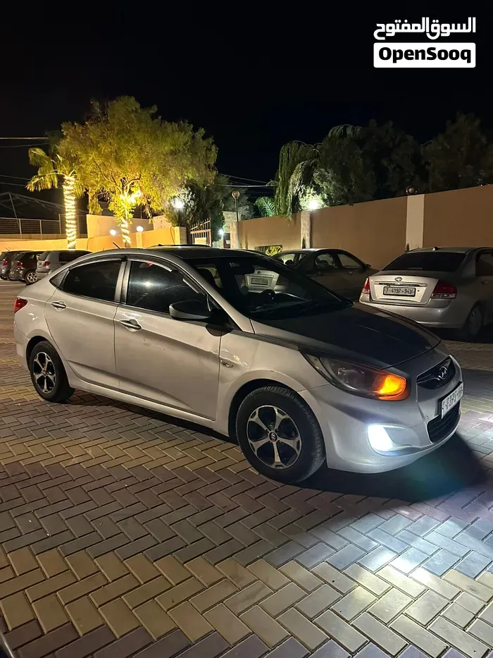 Hyundai Accent 2013 photo 3