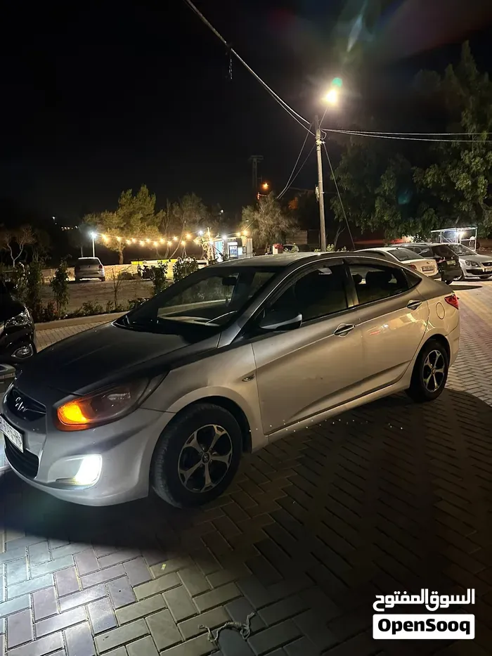 Hyundai Accent 2013 photo 2