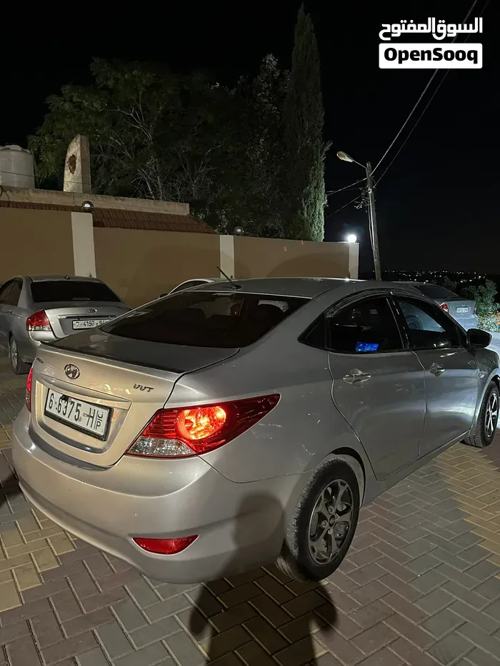 Hyundai Accent 2013 photo 4