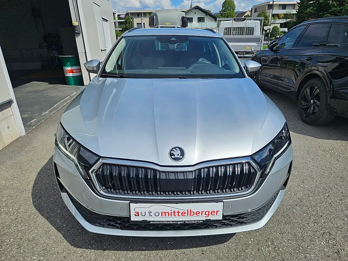 Skoda Octavia 2025 photo 2