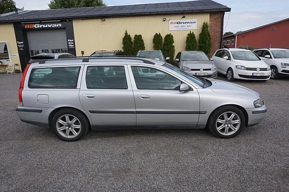 Volvo V70 2004 photo 2