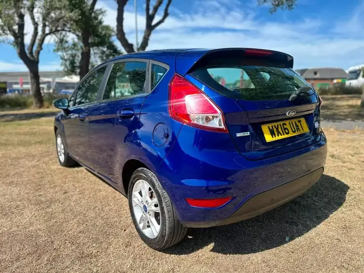 Ford Fiesta 2016 photo 2