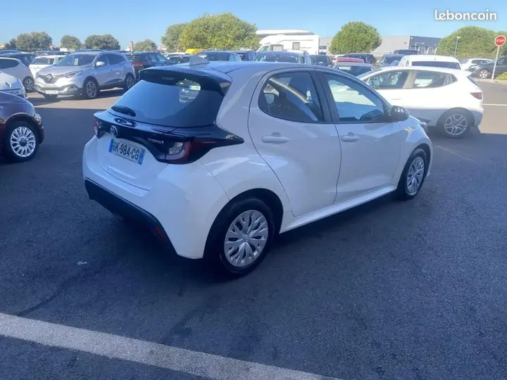 Toyota Yaris 2022 photo 3