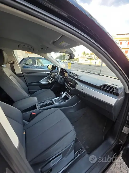 Audi Q3 2023 photo 2
