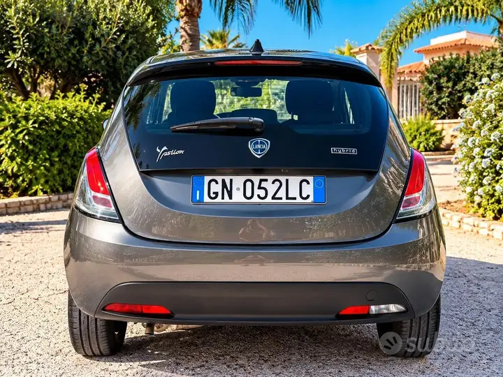 Lancia Ypsilon 2023 photo 2