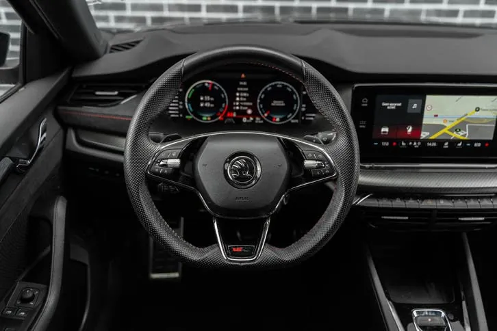 Skoda Octavia 2023 photo 2
