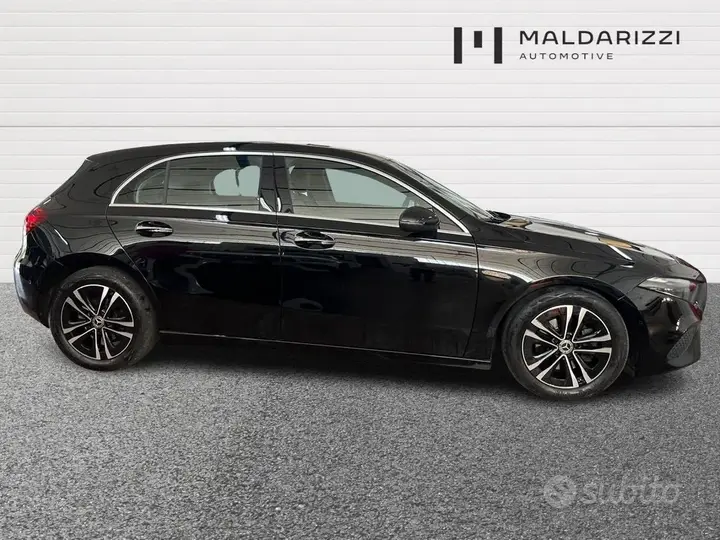 Mercedes-Benz A 180 2023 photo 5