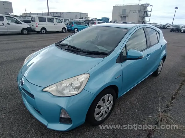 Toyota Aqua S 2012 photo 2