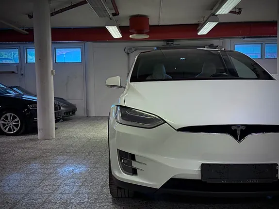 Tesla Model X 2019 photo 3