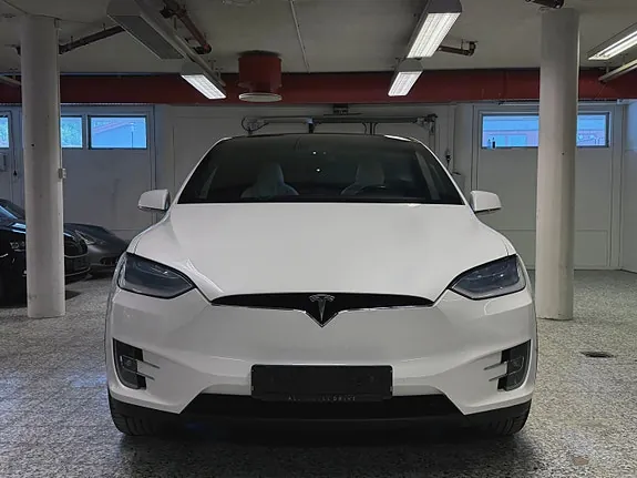 Tesla Model X 2019 photo 2