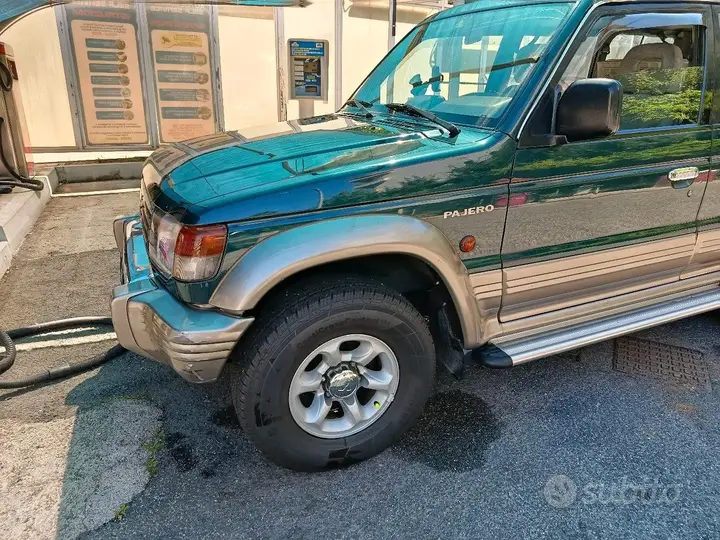Mitsubishi Pajero 1997 photo 3