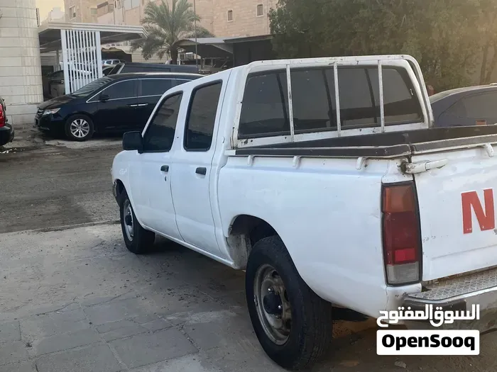 Nissan Datsun 2002 photo 5