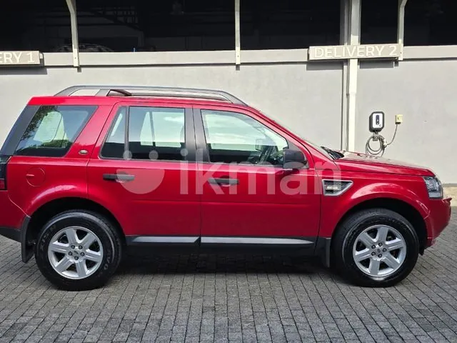Land Rover Freelander 2013 photo 2