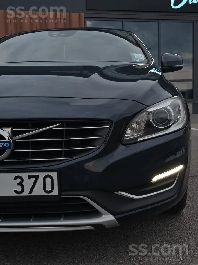 Volvo S60 2015 photo 4