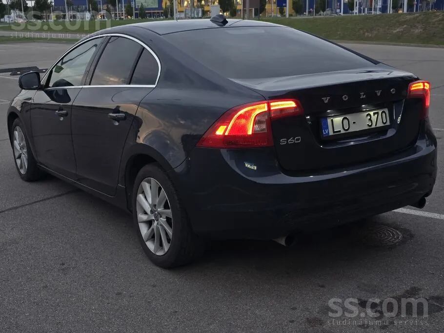 Volvo S60 2015 photo 5