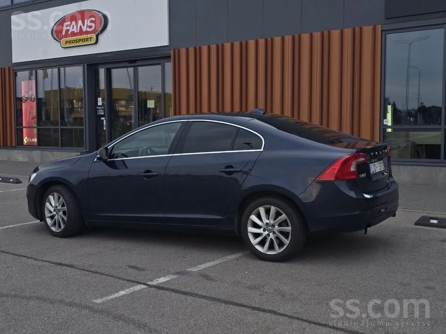 Volvo S60 2015 photo 3