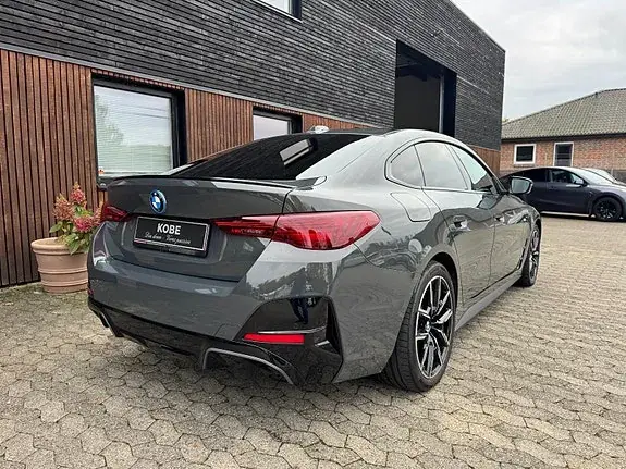BMW I4 2025 photo 2