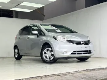 Nissan Note 2014 photo 2
