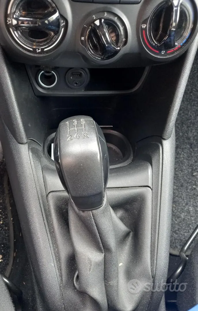 Peugeot 206 2015 photo 3