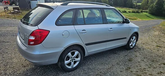 Skoda Fabia 2013 photo 3