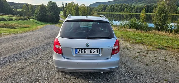 Skoda Fabia 2013 photo 2