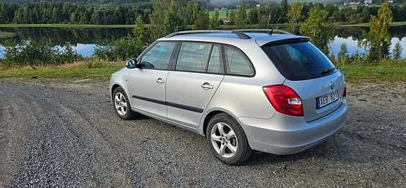 Skoda Fabia 2013 photo 4