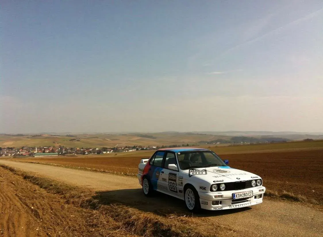BMW 3 Series 1988 photo 3