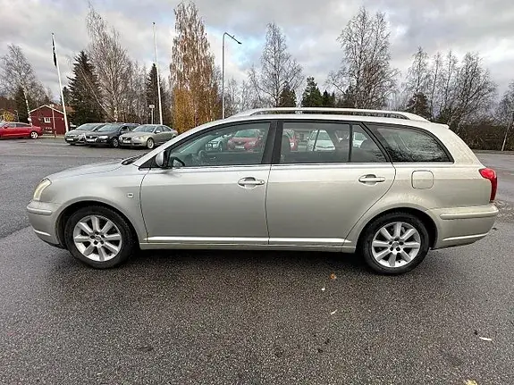 Toyota Avensis 2005 photo 2