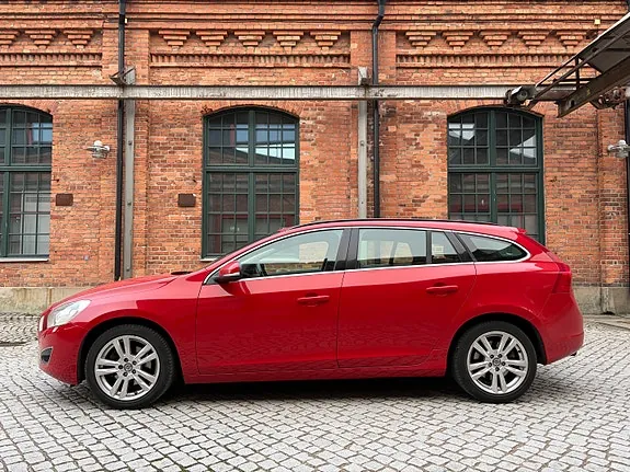 Volvo V60 2011 photo 2