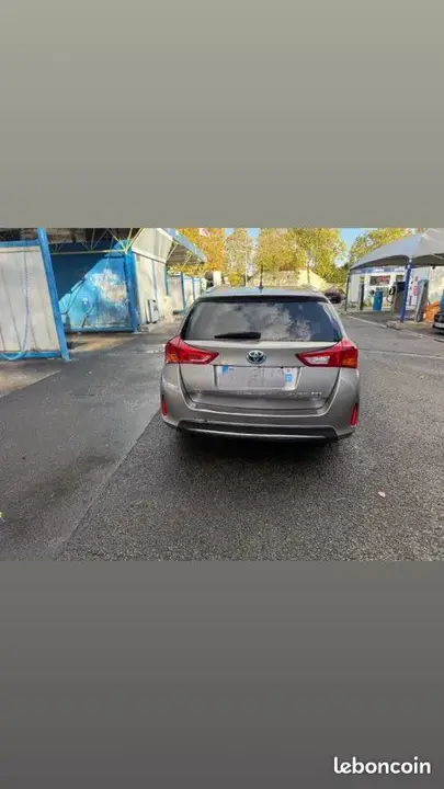 Toyota Auris 2013 photo 2