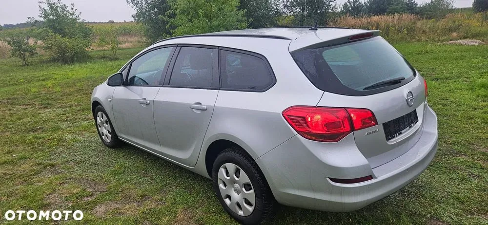 Opel Astra 2011 photo 5