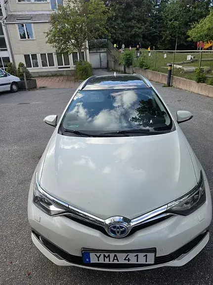 Toyota Auris 2017 photo 2